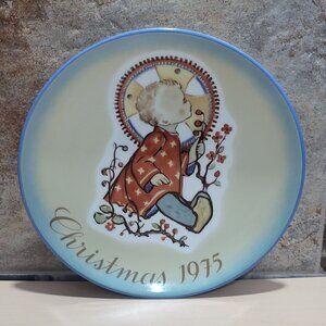 Schmid Hummel Christmas Plate 1975 Christmas Child Decorative Wall Hanging Plate